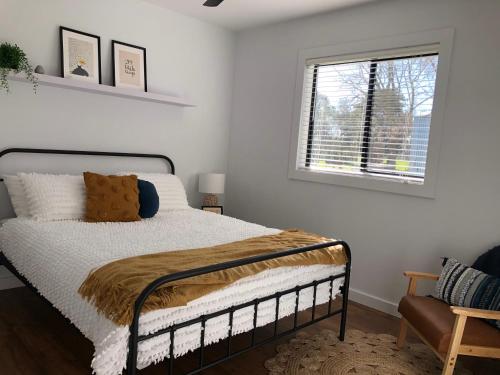 Giường trong phòng chung tại Oak Lane Guest House & Farm Stay