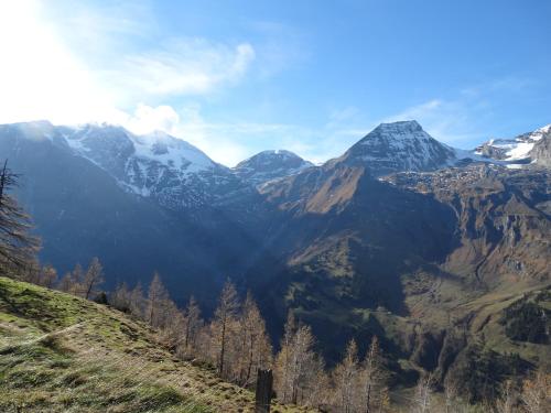 a view of a mountain range with snow at Apartment Domizil Maria in Kaprun