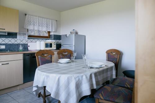 Una cocina o cocineta en FeWo Ruhe
