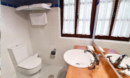 Vonios kambarys apgyvendinimo įstaigoje Posada Término