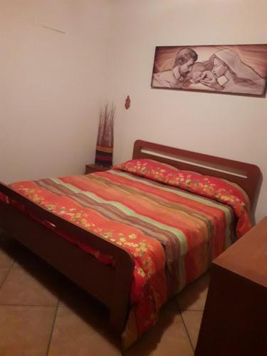 バレストラーテにあるcasa sole 2のベッドルーム1室(ベッド1台付)