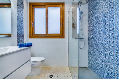 Koupelna v ubytování Apartament Delux-La Entrada Punta Prima