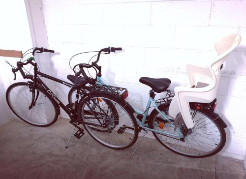 Appartamento al mare con garage tesisinde veya etrafında bisiklete binme
