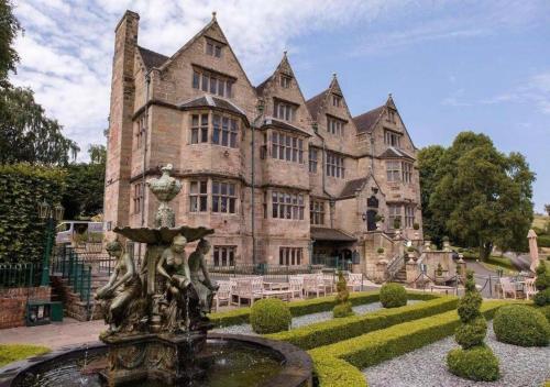 The building where the hotel is located 