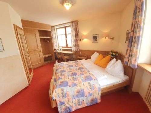 Una cama o camas en una habitación de Hotel Hoyacker Hof