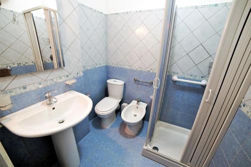 Vonios kambarys apgyvendinimo įstaigoje Etna - Monte - Mojo