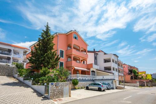 Apartments Mikanović