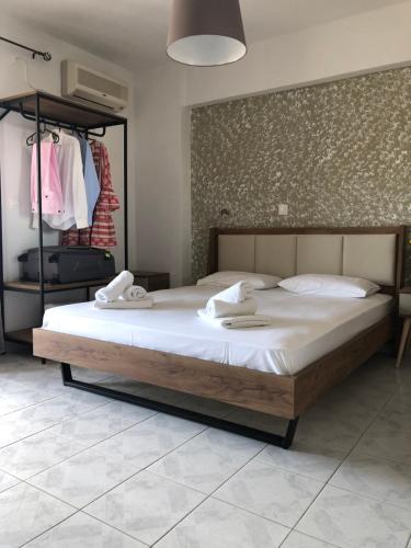 Cama o camas de una habitación en Armonia Guest House Skiathos C