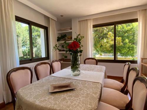 Гостиная зона в Villa Blanca con piscina a 15 minutos de Toledo