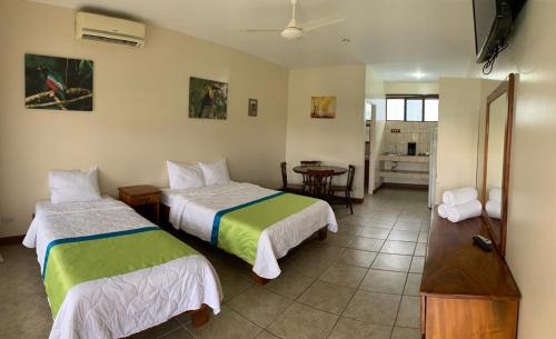 Galeriebild der Unterkunft Hotel & Villas Huetares in Playa Hermosa