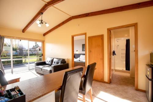 Posezení v ubytování Alpine View Motel