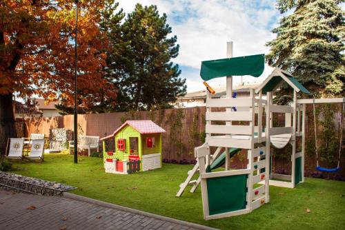 Herní místnost nebo prostor pro děti v ubytování Hotel Pod Zeleným Dubem