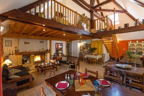 Photo de la galerie de l'établissement La Grange de Brudour, à Aspres-lès-Corps