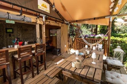 Divacamp San Marinoにあるバルコニーまたはテラス