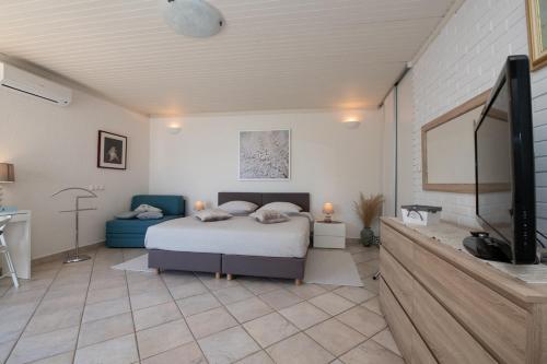 Villa Tomić Apartment Mia near the sea