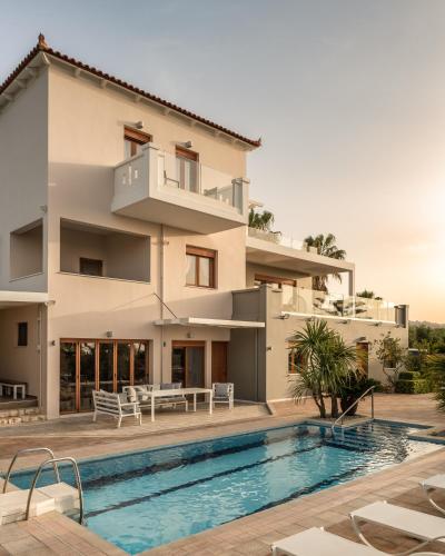 La alberca dentro o cerca de Tsourlakis Residence, an oasis of tranquility, By ThinkVilla