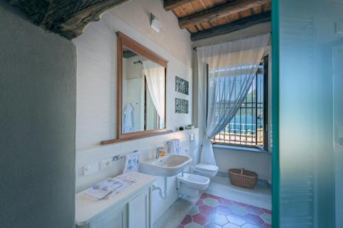 Kúpeľňa v ubytovaní In Riva al Lago di Iseo Residenza LOFT