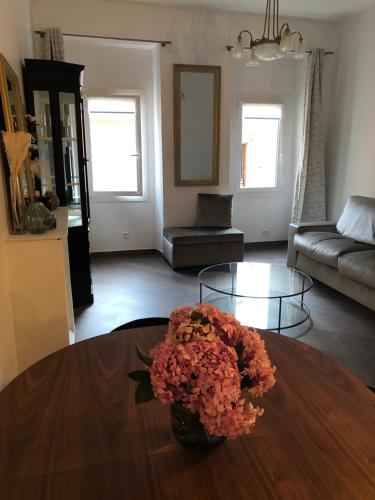 Photo de la galerie de l'établissement F2 hyper centre historique Ajaccio, à Ajaccio