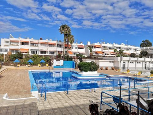 Sunny Apt with terrace coastal area South Arona