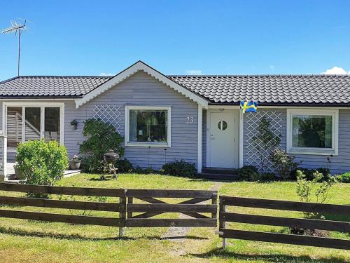 Fotografie z fotogalerie ubytování 5 person holiday home in BERGKVARA v destinaci Grisbäck