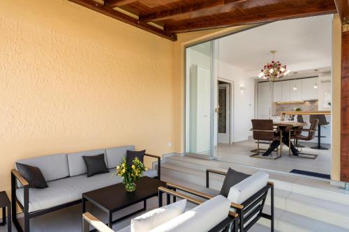 Veranda - Seaview Apartment
