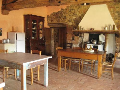 A cozinha ou cozinha compacta de la Casa - Agriturismo with pool between Siena and Grosseto