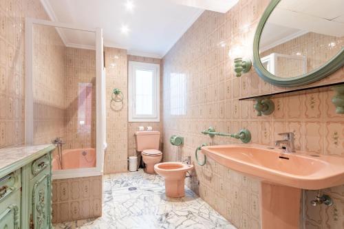 Alfalfa Deluxe Suite by Valcambre