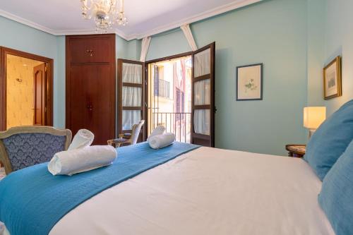 Alfalfa Deluxe Suite by Valcambre