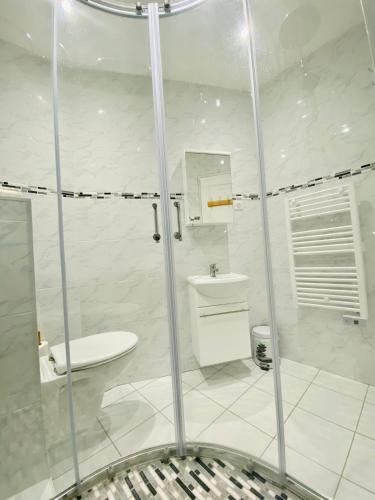 Ένα μπάνιο στο Reims Sherpa Guest House
