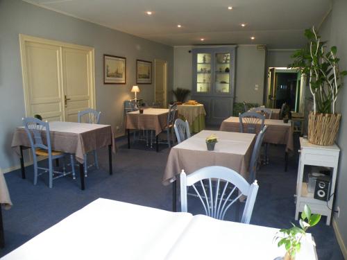 Restoranas ar kita vieta pavalgyti apgyvendinimo įstaigoje Hôtel de L'Avenue