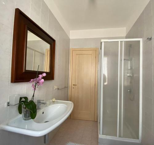 Ένα μπάνιο στο Cala di Rio B&B