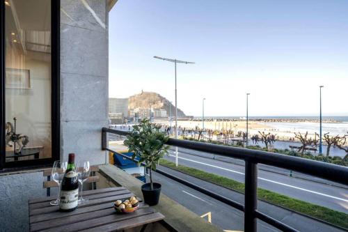 Zurriola beachfront luxury apartment, San Sebastián – ceny ...