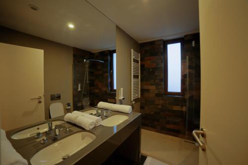 Apart Hotel Vlad Tepesにあるバスルーム