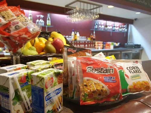 モーテルの敷地内または近くでの食事または食べ物