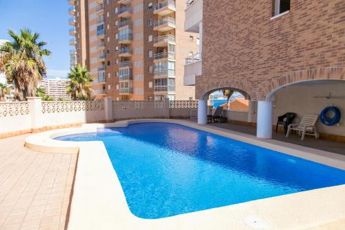 Bazén v ubytovaní Apartamentos PENYAL alebo v jeho blízkosti