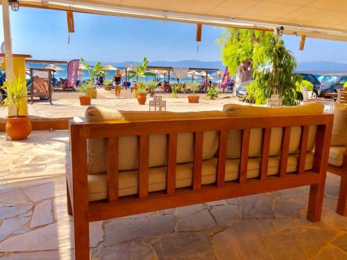 Gallery image of Zoom Beach Hotel in Kandia
