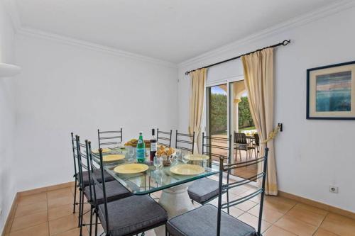 Villa White Sands - Private Oasis, Heated Pool, Beaches & Strip Nearby