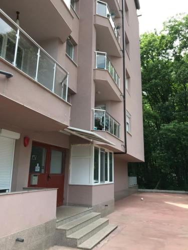 Budova, kde se apartmán nachází