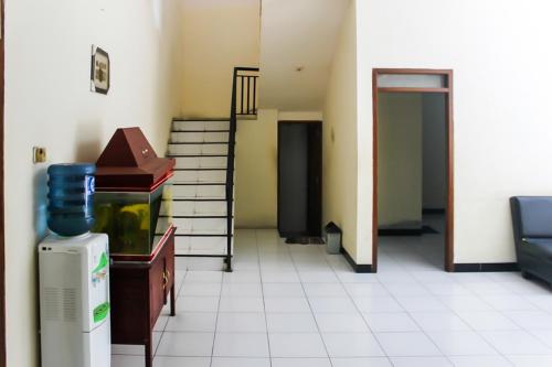 Фотография из галереи KoolKost Syariah near Universitas Ahmad Dahlan Kampus 1 в Джокьякарте