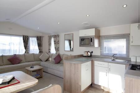 Edinburgh - Seton Sands - Rio Caravan - Pet Friendly photo 9