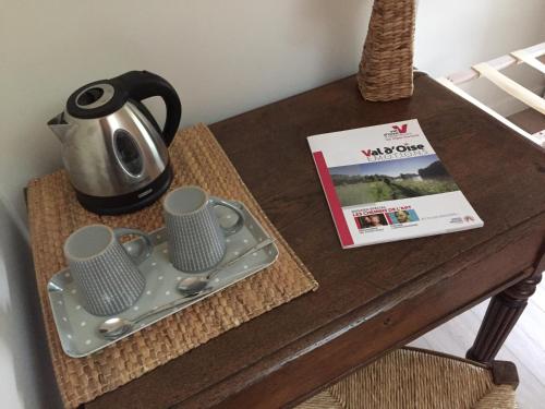 Kemudahan buat kopi dan teh di La Musardine en Vexin
