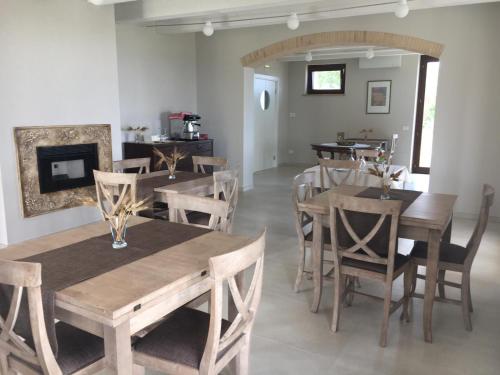 A television and/or entertainment centre at Agriturismo Colle Rosso