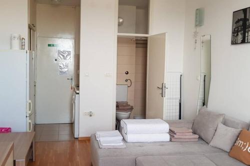 Kúpeľňa v ubytovaní Studio apartment KIKI with a sea view, free WiFi, for 2 persons