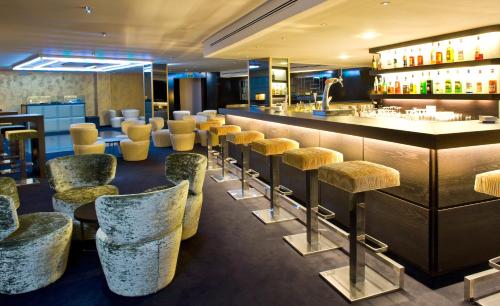 De lounge of bar bij Protur Biomar Gran Hotel & Spa