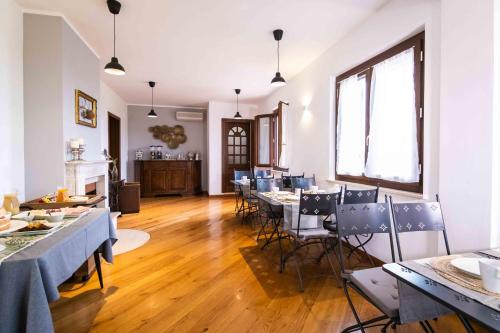 Restaurace v ubytování La Dolce Vista Bed&Breakfast