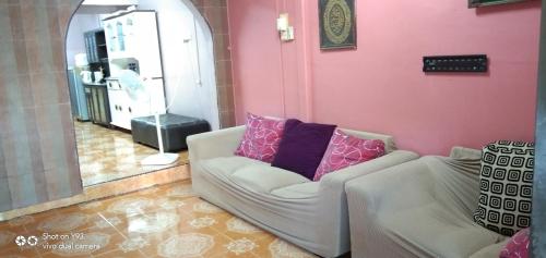 Posezení v ubytování Reeniy Homestay Mersing