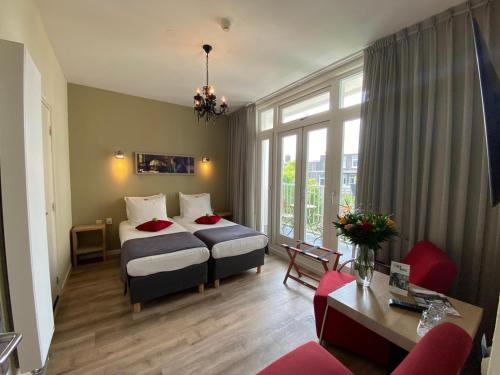 Alp Hotel Image