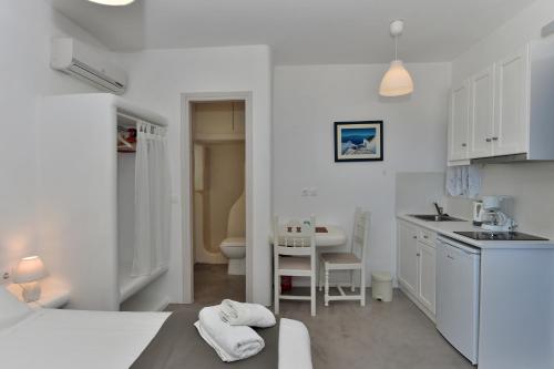 Gallery image of Tinos Peristerionas in Tinos Town