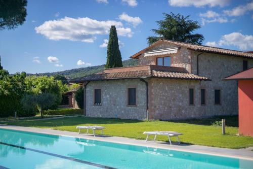 Gallery image of Lagolivo in Passignano sul Trasimeno