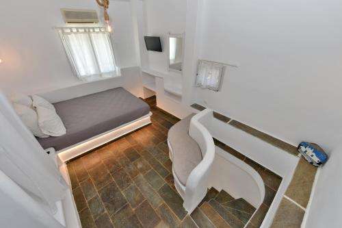 Gallery image of Tinos Peristerionas in Tinos Town
